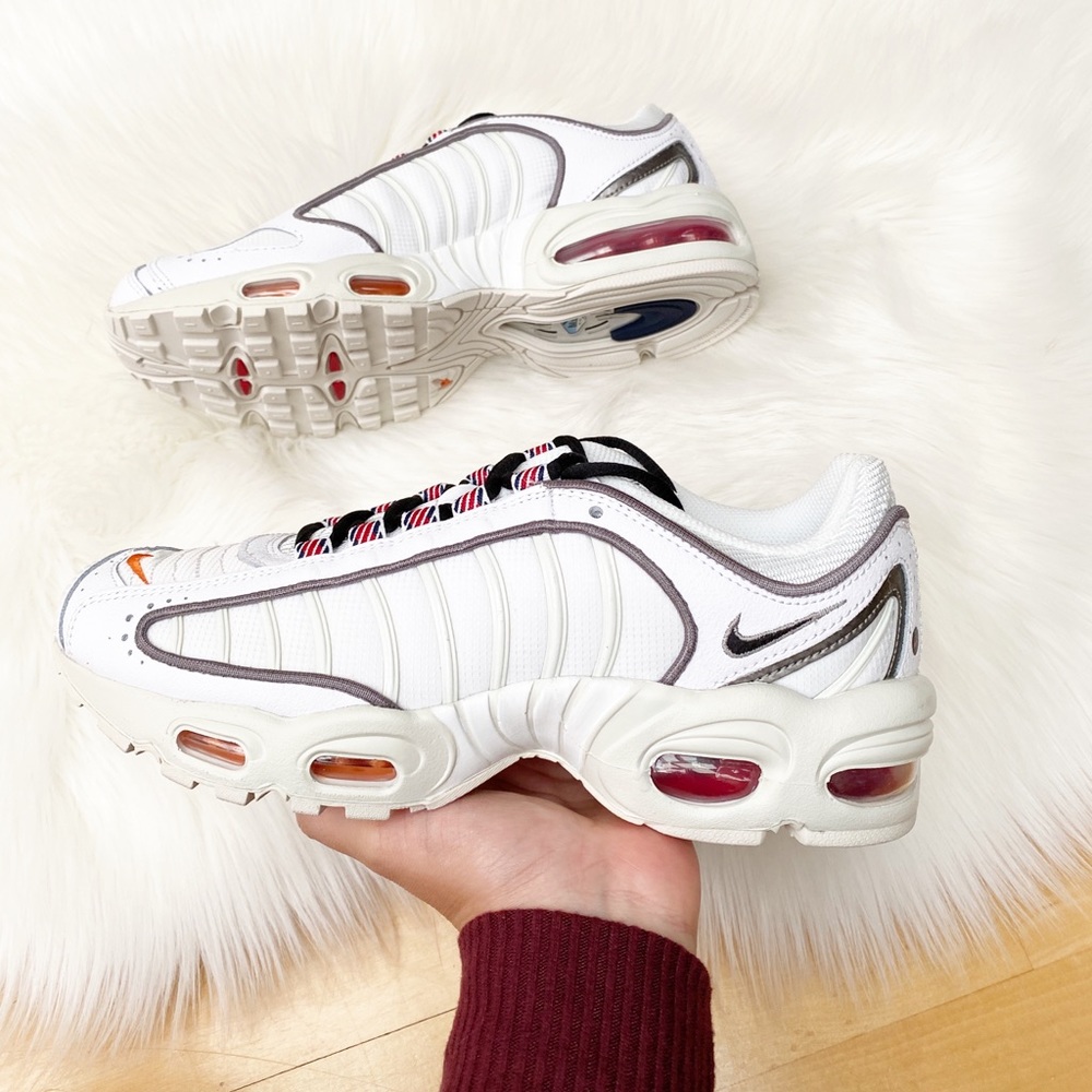 NIKE Air Max Tailwind